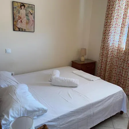 Fenia's House سيفيري